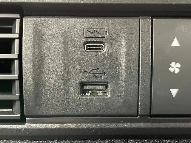 ホンダ Ｎ ＢＯＸ カスタム ターボ 愛知県 2024(令6)年 0.4万km プレミアムサンライトホワイトパール 純正８型ナビ　バックカメラ　シートヒーター　両側パワスラ　フルセグＴＶ　ハーフレザー　ホンダセンシング　衝突軽減　追従クルコン　ハンドル支援　パドルシフト　電動パーキング　ＬＥＤオートライト　禁煙車