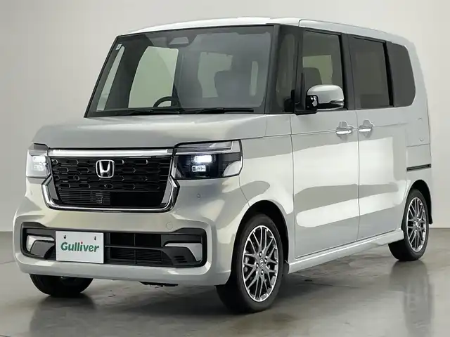 ホンダ Ｎ ＢＯＸ カスタム ターボ 愛知県 2024(令6)年 0.4万km プレミアムサンライトホワイトパール 純正８型ナビ　バックカメラ　シートヒーター　両側パワスラ　フルセグＴＶ　ハーフレザー　ホンダセンシング　衝突軽減　追従クルコン　ハンドル支援　パドルシフト　電動パーキング　ＬＥＤオートライト　禁煙車