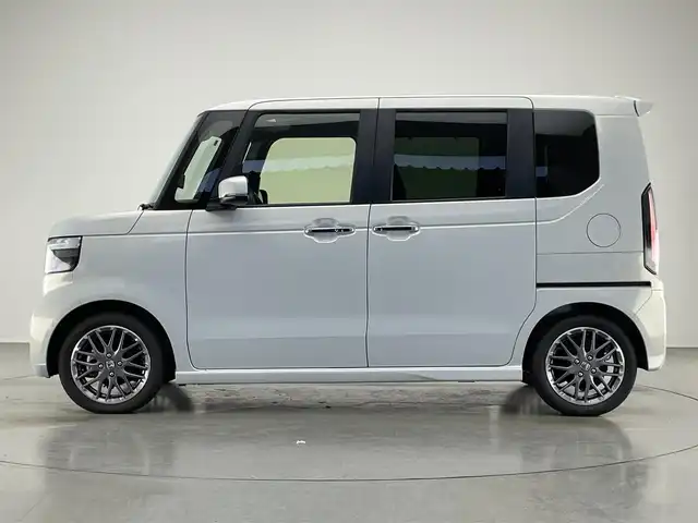 ホンダ Ｎ ＢＯＸ カスタム ターボ 愛知県 2024(令6)年 0.4万km プレミアムサンライトホワイトパール 純正８型ナビ　バックカメラ　シートヒーター　両側パワスラ　フルセグＴＶ　ハーフレザー　ホンダセンシング　衝突軽減　追従クルコン　ハンドル支援　パドルシフト　電動パーキング　ＬＥＤオートライト　禁煙車