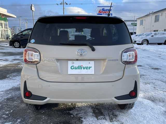 トヨタ パッソ モーダ 道央・札幌 2021(令3)年 3万km ブラックマイカメタリック/パウダリーベージュメタリック 2トーン ４WD/プッシュスタート/社外メモリナビ(AM/FM/BT/CD/DVD)/バックカメラ/ステアリングリモコン/ウインカーミラー/ビルトインETC/オートライト/オートマチックハイビーム/ベンチシート/運転席シートヒーター/コーナーセンサー/アイドリングストップ/衝突軽減ブレーキ/横滑り防止装置/盗難防止装置/純正フロアマット/防眩ミラー/スペアキー