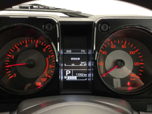 スズキ ジムニー XL 長野県 2024(令6)年 1.1万km シフォンアイボリーM ４ＷＤ・ターボ/社外ディスプレイオーディオ/Bluetooth Audio/衝突被害軽減ブレーキ/レーンディパーチャーアラート/オートライト/フォグランプ/バックソナー/スマートキー/プッシュスタート/アイドリングストップ/ETC2.0/背面タイヤ/前後ドライブレコーダー