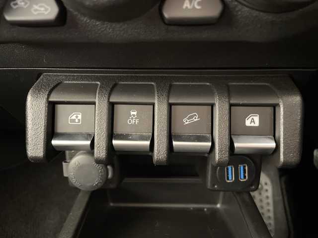 スズキ ジムニー XL 長野県 2024(令6)年 1.1万km シフォンアイボリーM ４ＷＤ・ターボ/社外ディスプレイオーディオ/Bluetooth Audio/衝突被害軽減ブレーキ/レーンディパーチャーアラート/オートライト/フォグランプ/バックソナー/スマートキー/プッシュスタート/アイドリングストップ/ETC2.0/背面タイヤ/前後ドライブレコーダー