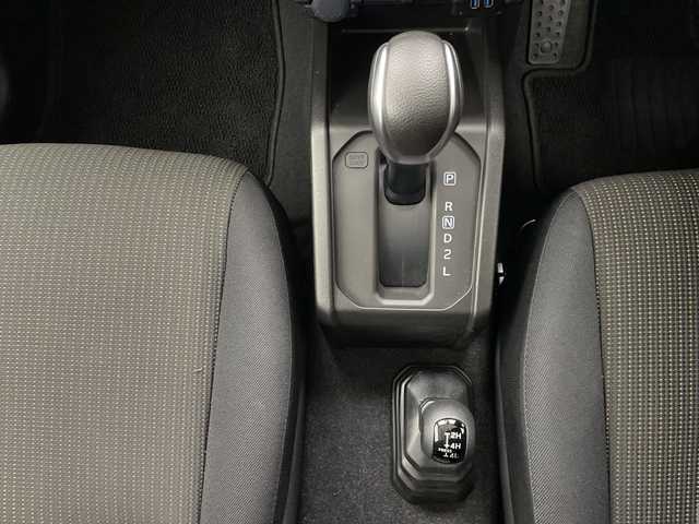 スズキ ジムニー XL 長野県 2024(令6)年 1.1万km シフォンアイボリーM ４ＷＤ・ターボ/社外ディスプレイオーディオ/Bluetooth Audio/衝突被害軽減ブレーキ/レーンディパーチャーアラート/オートライト/フォグランプ/バックソナー/スマートキー/プッシュスタート/アイドリングストップ/ETC2.0/背面タイヤ/前後ドライブレコーダー