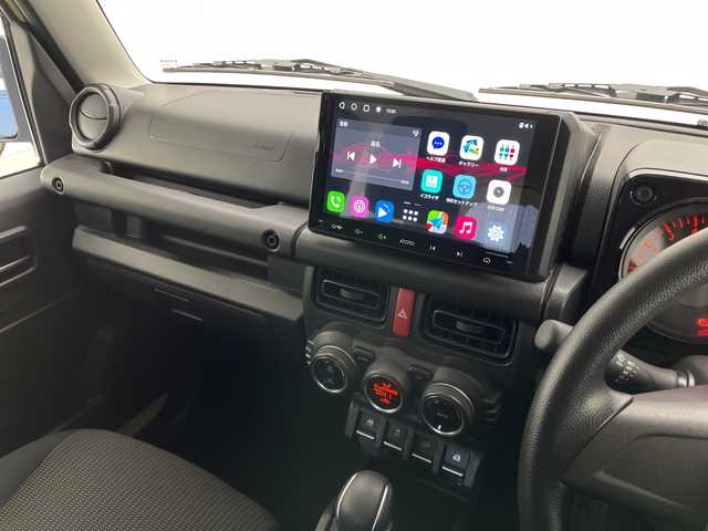 スズキ ジムニー XL 長野県 2024(令6)年 1.1万km シフォンアイボリーM ４ＷＤ・ターボ/社外ディスプレイオーディオ/Bluetooth Audio/衝突被害軽減ブレーキ/レーンディパーチャーアラート/オートライト/フォグランプ/バックソナー/スマートキー/プッシュスタート/アイドリングストップ/ETC2.0/背面タイヤ/前後ドライブレコーダー