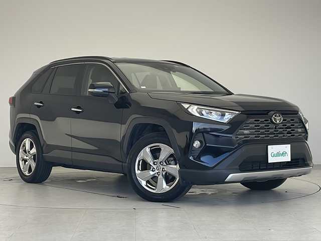 トヨタ ＲＡＶ４ G 愛知県 2021(令3)年 3.4万km アティチュードブラックマイカ 衝突軽減システム/純正９型ディスプレイオーディオ/全方位カメラ/レーダークルーズコントロール/シートヒーター/バックカメラ/電動リアゲート/パワーシート/コーナーセンサー/純正アルミホイール/ブラインドスポットモニター/LEDヘッドライト/ステアリングヒーター/レーンキープアシスト/オートマチックハイビーム/ドライブレコーダー/ETC/ステアリングスイッチ/スマートキー/プッシュスタート