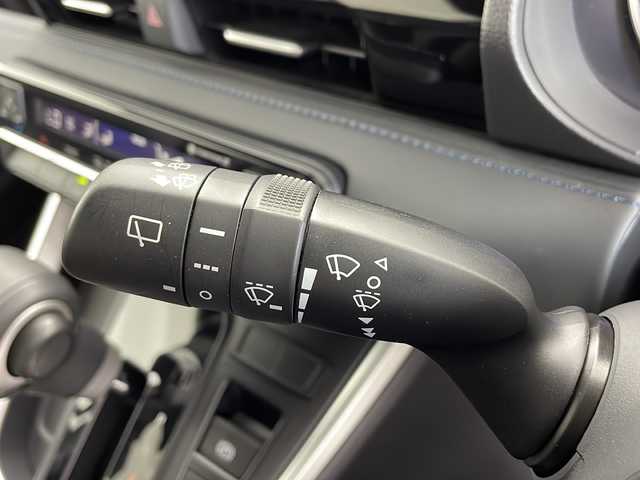 トヨタ ヴォクシー ハイブリッド S－Z 鹿児島県 2022(令4)年 2.4万km ホワイトパールクリスタルシャイン 純正ディスプレイオーディオ（AM/FM/BT)/バックモニター/ETC2.0/モデリスタエアロ/両側パワースライドドア/ハンズフリー開閉機能/パワーバックドア/トヨタセーフティセンス/ブラインドスポットモニター/安心降車アシスト/カラーヘッドアップディスプレイ/デジタルインナーミラー/シートヒーター（1列目・2列目）/ステアリングヒーター/純正LEDヘッドライト/オートライト/純正フロアマット/純正ホイール（205/55R17)/前後ドライブレコーダー/1500Wコンセント/電動パーキングブレーキ/ブレーキホールド/ナノイーX