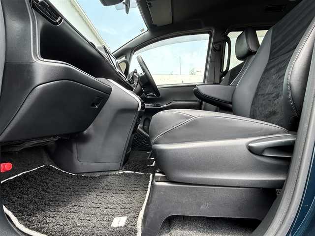 トヨタ ヴォクシー ZS 煌Ⅲ 愛媛県 2020(令2)年 2.2万km ブラッキッシュアゲハガラスフレーク フォグランプ/革ステ/クルコン/両側パワスラ/ＬＥＤ/オートライト/オートハイビーム/前後ドラレコ/ハーフレザーシート/純正アルミホイール/純正フロアマット/パーキングアシスト/クルーズコントロール有