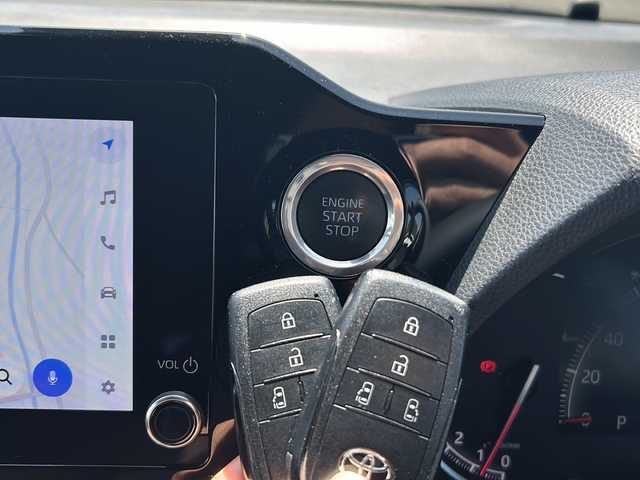 トヨタ ヴォクシー S－Z 愛知県 2022(令4)年 4.2万km ホワイトパールクリスタルシャイン モデリスタエアロ【フロント・サイド・リア】/純正8インチディスプレイオーディオ/【ナビ有/AM/FM/CD/DVD/Bluetooth/フルセグTV/Apple Car Play/Android Auto】/純正14インチフリップダウンモニター【V14T-R72R】/パノラミックビューモニター/ビルトインETC2.0/アドバンスドパーク/トヨタセーフティセンス/・オートマチックハイビーム/・プリクラッシュセーフティ/・レーントレーシングアシスト/・レーンディパーチャーアラート/・プロアクティブドライビングアシスト/リアカメラディテクション/パーキングサポートブレーキ/ロードサインアシスト/レーダークルーズコントロール/D席シートヒーター/WAC/カロッツェリア製茶色レザー調シートカバー/横滑り防止装置/盗難防止装置/保証書/取扱説明書/マルチメディア取扱説明書/スペアキー×1