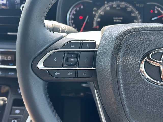 トヨタ ヴォクシー S－Z 愛知県 2022(令4)年 4.2万km ホワイトパールクリスタルシャイン モデリスタエアロ【フロント・サイド・リア】/純正8インチディスプレイオーディオ/【ナビ有/AM/FM/CD/DVD/Bluetooth/フルセグTV/Apple Car Play/Android Auto】/純正14インチフリップダウンモニター【V14T-R72R】/パノラミックビューモニター/ビルトインETC2.0/アドバンスドパーク/トヨタセーフティセンス/・オートマチックハイビーム/・プリクラッシュセーフティ/・レーントレーシングアシスト/・レーンディパーチャーアラート/・プロアクティブドライビングアシスト/リアカメラディテクション/パーキングサポートブレーキ/ロードサインアシスト/レーダークルーズコントロール/D席シートヒーター/WAC/カロッツェリア製茶色レザー調シートカバー/横滑り防止装置/盗難防止装置/保証書/取扱説明書/マルチメディア取扱説明書/スペアキー×1