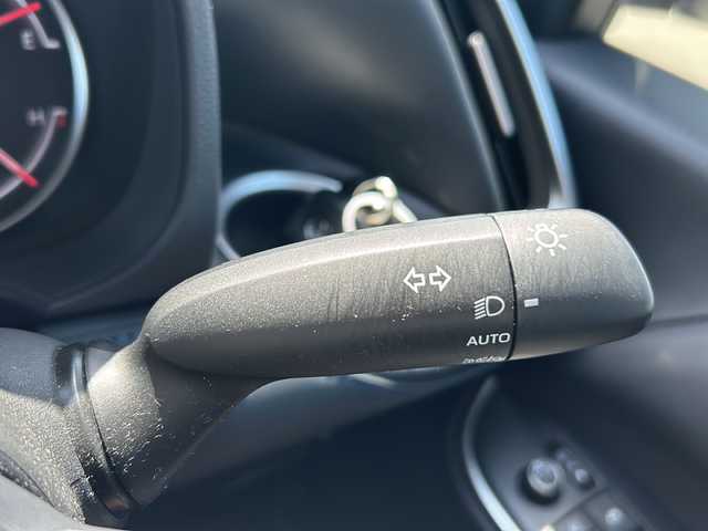 トヨタ ヴォクシー S－Z 愛知県 2022(令4)年 4.2万km ホワイトパールクリスタルシャイン モデリスタエアロ【フロント・サイド・リア】/純正8インチディスプレイオーディオ/【ナビ有/AM/FM/CD/DVD/Bluetooth/フルセグTV/Apple Car Play/Android Auto】/純正14インチフリップダウンモニター【V14T-R72R】/パノラミックビューモニター/ビルトインETC2.0/アドバンスドパーク/トヨタセーフティセンス/・オートマチックハイビーム/・プリクラッシュセーフティ/・レーントレーシングアシスト/・レーンディパーチャーアラート/・プロアクティブドライビングアシスト/リアカメラディテクション/パーキングサポートブレーキ/ロードサインアシスト/レーダークルーズコントロール/D席シートヒーター/WAC/カロッツェリア製茶色レザー調シートカバー/横滑り防止装置/盗難防止装置/保証書/取扱説明書/マルチメディア取扱説明書/スペアキー×1