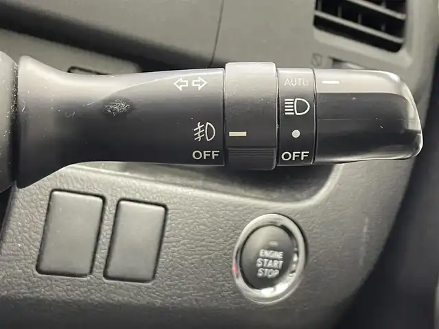 トヨタ ノア Si 滋賀県 2010(平22)年 13.2万km ホワイトパールクリスタルシャイン 禁煙車/純正７インチナビ/ （Bluetooth・フルセグTV・CD・DVD・AUX）/フリップダウンモニター/両側パワースライドドア/ETC/スマートキー/パドルシフト/HIDライト/オートライト/純正16インチアルミホイール/純正フロアマット