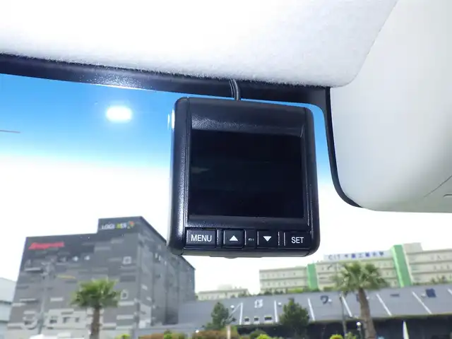 ホンダ Ｎ ＢＯＸ G･Lターボ Hセンシング カッパーブラウンスタイル 千葉県 2019(令1)年 6.3万km パールⅡ ホンダセンシング/・衝突軽減ブレーキ（CMBS）/・車線維持支援システム（LKAS）/・アダプティブクルーズコントロール（ACC）/・後方誤発進抑制機能/・誤発進抑制機能/純正メモリーナビ/【CD再生機能　Bluetooth接続】/バックカメラ/革巻きステアリング/ステアリングスイッチ/パドルシフト/ETC/LEDヘッドライト/ウインカーミラー/リアコーナーセンサー/スマートキー