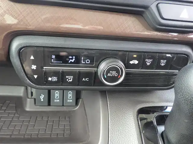 ホンダ Ｎ ＢＯＸ G･Lターボ Hセンシング カッパーブラウンスタイル 千葉県 2019(令1)年 6.3万km パールⅡ ホンダセンシング/・衝突軽減ブレーキ（CMBS）/・車線維持支援システム（LKAS）/・アダプティブクルーズコントロール（ACC）/・後方誤発進抑制機能/・誤発進抑制機能/純正メモリーナビ/【CD再生機能　Bluetooth接続】/バックカメラ/革巻きステアリング/ステアリングスイッチ/パドルシフト/ETC/LEDヘッドライト/ウインカーミラー/リアコーナーセンサー/スマートキー