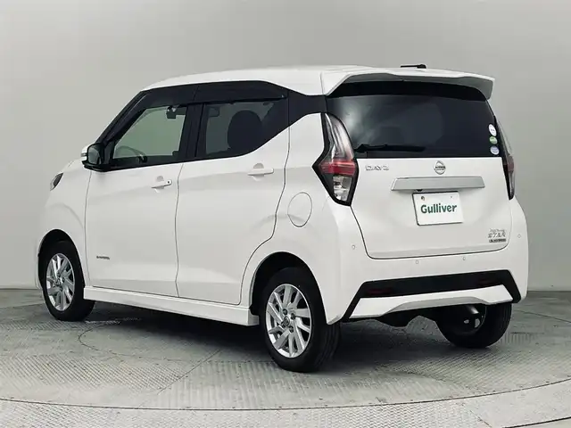 日産 デイズ ハイウェイスターX 道央・札幌 2021(令3)年 2.7万km ホワイトパール ・４WD/・寒冷地仕様/・社外ナビ/　CD/DVD/SD/BT/フルセグ/・バックカメラ/・前方ドライブレコーダー/・社外レーダー/・エマージェンシーブレーキ/・レーンキープアシスト/・LEDヘッドライト/・オートライト/・プッシュスタート/・スマートキー/・エンジンスターター/・純正フロアマット/・ドアバイザー/・社外AW付スタッドレス積込(155/65/R14)