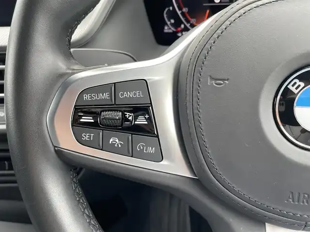 ＢＭＷ １１８ｄ 東京都 2020(令2)年 3.4万km 黒 ドライビング・アシスト/・レーン・ディパーチャー・ウォーニング/・レーン・チェンジ・ウォーニング/・ 前車接近警告機能/・衝突回避・被害軽減ブレーキ/ ・後車衝突警告機能 /・クロス・トラフィック・ウォーニング/・トラフィック・サイン・アシスト/コンフォート・パッケージ/・●オートマチック・テールゲート・オペレーション/　（オープン／クローズ）/ ・ACC／アクティブ・クルーズ・コントロール/ワイヤレス充電