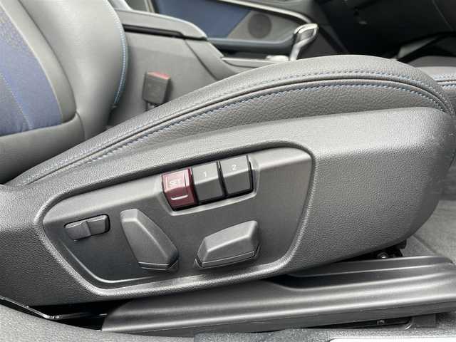 ＢＭＷ １１８ｄ 東京都 2020(令2)年 3.4万km 黒 ドライビング・アシスト/・レーン・ディパーチャー・ウォーニング/・レーン・チェンジ・ウォーニング/・ 前車接近警告機能/・衝突回避・被害軽減ブレーキ/ ・後車衝突警告機能 /・クロス・トラフィック・ウォーニング/・トラフィック・サイン・アシスト/コンフォート・パッケージ/・●オートマチック・テールゲート・オペレーション/　（オープン／クローズ）/ ・ACC／アクティブ・クルーズ・コントロール/ワイヤレス充電