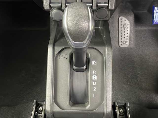 スズキ ジムニー XC 道央・札幌 2021(令3)年 1.3万km キネティックイエロー ・４WD/・スズキセーフティーサポート/・シートヒーター運転席/助手席/・LEDヘッドライト/・オートライト/・オートマチックハイビーム/・スマートキー/・スペアキー1本/・ABS/・盗難防止装置/・横滑り防止装置