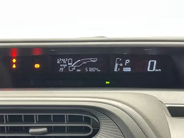 トヨタ アクア L 愛知県 2018(平30)年 5.8万km シルバーM カロッツェリアメモリナビ　バックカメラ　Ｂｌｕｅｔｏｏｔｈ　ＣＤ　ラジオＡＭＦＭ　ＥＴＣ　前後ドライブレコーダー　電動格納ミラー　ワイパーデアイサー　フロアマット　ドアバイザー　オートエアコン　禁煙車