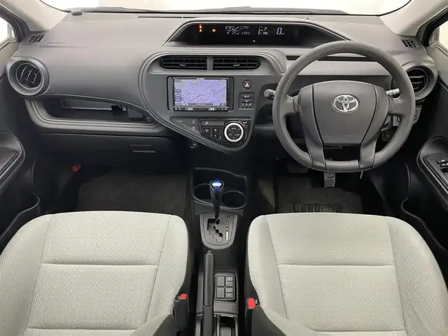 トヨタ アクア L 愛知県 2018(平30)年 5.8万km シルバーM カロッツェリアメモリナビ　バックカメラ　Ｂｌｕｅｔｏｏｔｈ　ＣＤ　ラジオＡＭＦＭ　ＥＴＣ　前後ドライブレコーダー　電動格納ミラー　ワイパーデアイサー　フロアマット　ドアバイザー　オートエアコン　禁煙車