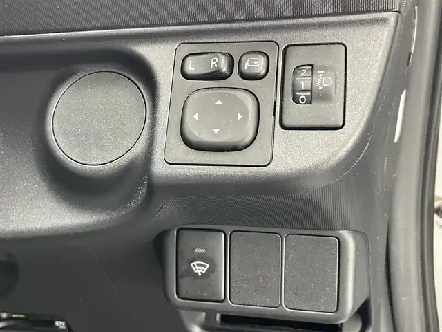トヨタ アクア L 愛知県 2018(平30)年 5.8万km シルバーM カロッツェリアメモリナビ　バックカメラ　Ｂｌｕｅｔｏｏｔｈ　ＣＤ　ラジオＡＭＦＭ　ＥＴＣ　前後ドライブレコーダー　電動格納ミラー　ワイパーデアイサー　フロアマット　ドアバイザー　オートエアコン　禁煙車