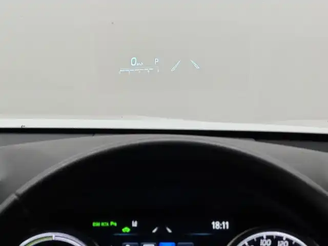 トヨタ カムリ WSレザーパッケージ 三重県 2020(令2)年 5万km ホワイトパールクリスタルシャイン ハイブリッド/FF/MTモード付フロアCVT/純正 8インチナビ/（AM/FM/CD/DVD/USB/Bluetooth/TV/Miracastt/CarPlay/AndroidAuto）/バックガイドモニター/ドライブレコーダー 前方/ビルトイン ETC/Toyota Safety Sense/・プリクラッシュセーフティ［PCS］/・レーンディパーチャーアラート［LDA］（ステアリング制御付）/・レーダークルーズ（全車速追従機能付）/・オートハイビーム/・ブラインドスポットモニター［BSM］＋リヤクロストラフィックアラート［RCTA］、オートブレーキ/・インテリジェントクリアランスソナー（リヤクロストラフィックオートブレーキ機能付）/装備/・黒革（本革）シート/・パワーシート（D8way＋ランバーサポート/N4way）/・シートヒーター（D/N）/・カラーヘッドアップディスプレイ/・左右独立オートエアコン/・電子パーキングブレーキ（EPB）/・オートライト/・LED ヘッドランプ＋フロントフォグランプ/・ステアリングスイッチ/・充電用USBジャック/・WSレザーパッケージ用純正18inAW/・
