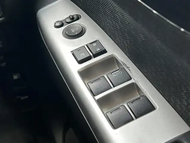 ホンダ Ｎ ＢＯＸ カスタム ターボ SSブラックSパッケージ 静岡県 2017(平29)年 5.3万km プレミアムホワイトパールⅡ 特別仕様車/あんしんパッケージ/誤発進抑制機能/純正メモリーナビ/オートライト/純正フロアマット/アイドリングストップ/ワンセグテレビ/DVD再生/ETC/両側パワースライドドア/プッシュスタート/ドライブレコーダー/HIDライト
