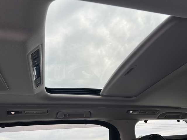 トヨタ ヴェルファイア Z Gエディション 千葉県 2019(令1)年 2.4万km ホワイトパールクリスタルシャイン １オーナー　サンルーフ　皮　１０型ナビ　フリップダウンモニター　両側パワスラ 電動リアドア バックカメラ　デジタルミラー　レーダークルコン　エアシート　３眼ＬＥＤライト　オートライト　１８インチＡＷ