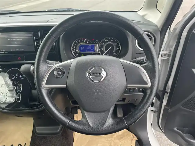 日産 デイズ ルークス ハイウェイスター Xターボ 愛媛県 2018(平30)年 6万km ホワイトパール 社外ナビ（Bluetooth/SD/CD/DVD/フルセグTV)/アランドビューモニター/ETC/前方ドライブレコーダー/左側パワースライドドア/純正14インチアルミホイール/純正フロアマット/純正ドアバイザー/LEDヘッドライト/オートマチックハイビーム/フォグランプ/ABS/横滑り防止装置/衝突被害軽減ブレーキ/電動格納ミラー