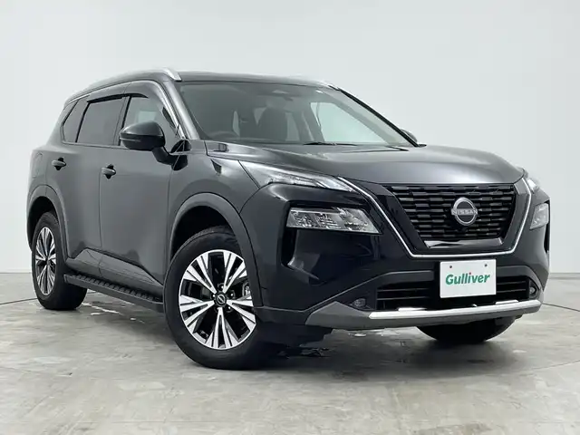 日産 エクストレイル X e－4ORCE 三重県 2023(令5)年 1.2万km ダイヤモンドブラック 禁煙車/純正9型ナビ（ML322D-L）/AM/FM/CD/DVD/BT/SD/フルセグTV/バックカメラ/サイドステップ（OP）/プロパイロット/エマージェンシーブレーキ /e-ペダル/電子パーキングブレーキ/オートホールド/シートヒーター （全席）/パワーシート/ステアリングヒーター/ステアリングスイッチ /革巻きステアリング/オートライト/ハイビームアシスト/LEDヘッドライト/LEDフォグ/ヘッドライトレベライザー/BSI/LDW/BSW/RCTA/社外前後ドライブレコーダー/ルーフレール /インテリジェントキー/プッシュスタート/純正アルミホイール