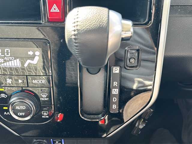 トヨタ ルーミー カスタムG－T 山梨県 2019(令1)年 1.6万km レーザーブルークリスタルシャイン 純正7インチナビ/Bluetooth接続/バックカメラ/衝突被害軽減システム/クルーズコントロール/両側パワースライドドア/ハンズフリーオートスライドドア/横滑り防止装置/純正ETC/ドライブレコーダー/アイドリングストップ/LEDヘッドライト/オートライト/オートハイビーム/社外14インチAW/純正AW付サマータイヤ/プッシュスタート/スマートキー/純正フロアマット/スペアキー/取扱説明書/保証書
