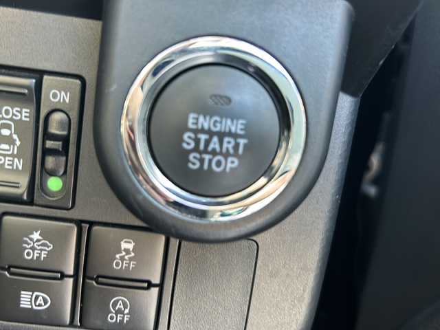 トヨタ ルーミー カスタムG－T 山梨県 2019(令1)年 1.6万km レーザーブルークリスタルシャイン 純正7インチナビ/Bluetooth接続/バックカメラ/衝突被害軽減システム/クルーズコントロール/両側パワースライドドア/ハンズフリーオートスライドドア/横滑り防止装置/純正ETC/ドライブレコーダー/アイドリングストップ/LEDヘッドライト/オートライト/オートハイビーム/社外14インチAW/純正AW付サマータイヤ/プッシュスタート/スマートキー/純正フロアマット/スペアキー/取扱説明書/保証書