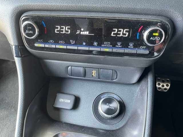 トヨタ ＧＲヤリス RZ ハイパフォーマンス 神奈川県 2021(令3)年 1.8万km プラチナホワイトパールマイカ ワンオーナー/6MT/4WDターボ車/ディスプレイオーディオ/・AppleCarPlay/BT/JBLサウンド/バックカメラ/ハーフレザーシート/ToyotaSafetySense/・プリクラッシュセーフティ/・レーントレーシングアシスト/・オートマチックハイビーム/・ロードサインアシスト/・レーダークルーズコントロール/・先行車発進告知機能/ブラインドスポットモニター/ヘッドアップディスプレイ/コーナーセンサー/ビルトインETC2.0/ドライブレコーダー/アイドリングストップ/純正18インチAW/プッシュEgスタート/ストップ/スマートキー×2/純正LEDヘッドライト/フォグランプ/ターンランプ付電動格納ドアミラー/純正フロアマット/取扱説明書/新車時保証書