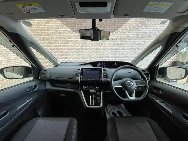 日産 セレナ ハイウェイスターVセレクションⅡ 岩手県 2019(平31)年 6.7万km ブリリアントホワイトパール ４WD/後席モニター/全方位カメラ/プロパイロット/クルーズコントロール/レーンアシスト/ハンズフリーパワースライドドア/エマージェンシーブレーキ/コーナーセンサー/パーキングアシスト/純正ナビ（Bluetooth CD DVD Blu-ray USB フルセグ）/ドライブレコーダー/ETC/アイドリングストップ/オートハイビーム/LEDヘッドライト/インテリジェントルームミラー/純正１５インチアルミホイール/3列シート/ロールサンシェード