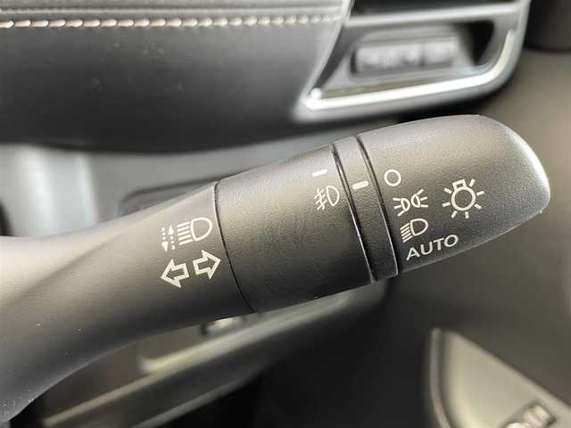日産 セレナ ハイウェイスターVセレクションⅡ 岩手県 2019(平31)年 6.7万km ブリリアントホワイトパール ４WD/後席モニター/全方位カメラ/プロパイロット/クルーズコントロール/レーンアシスト/ハンズフリーパワースライドドア/エマージェンシーブレーキ/コーナーセンサー/パーキングアシスト/純正ナビ（Bluetooth CD DVD Blu-ray USB フルセグ）/ドライブレコーダー/ETC/アイドリングストップ/オートハイビーム/LEDヘッドライト/インテリジェントルームミラー/純正１５インチアルミホイール/3列シート/ロールサンシェード