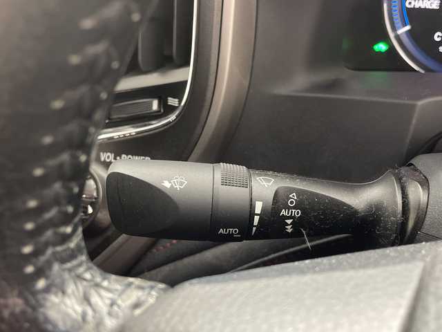 トヨタ クラウン ハイブリッド アスリートS 群馬県 2015(平27)年 10.1万km プレシャスブラックパール 純正１０型メモリナビ　ハンドルヒータ　シートベンチレーション　バックカメラ　ビルトインＥＴＣ　フルセグテレビ　クルーズコントロール　オートライト　ＬＥＤヘッドライト　パワーシート　バニティミラー　禁煙