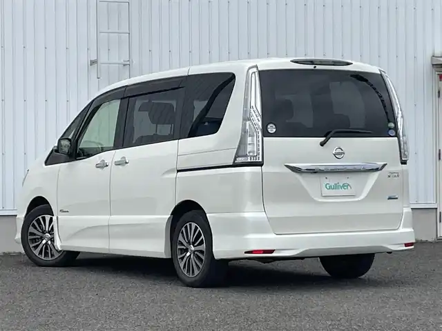 日産 セレナ HWS S HV Vセレ +Sefty 熊本県 2015(平27)年 5.2万km ブリリアントホワイトパール ワンオーナー/純正ナビ/・AM/FM/SD/AUX/HDMI/CD/DVD/iPod/BT/・フルセグTV/・バックカメラ/エマージェンシーブレーキ/車線逸脱警報/クルーズコントロール/革巻きステアリング/・ステアリングリモコン/電動格納ミラー/・ウィンカーミラー/ETC/レザーシート/オートライト/・フォグランプ/・LEDライト/ドアバイザー/純正アルミホイール/純正フロアマット/スマートキー/・スペアキー