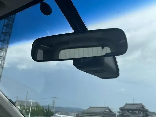 日産 セレナ HWS S HV Vセレ +Sefty 熊本県 2015(平27)年 5.2万km ブリリアントホワイトパール ワンオーナー/純正ナビ/・AM/FM/SD/AUX/HDMI/CD/DVD/iPod/BT/・フルセグTV/・バックカメラ/エマージェンシーブレーキ/車線逸脱警報/クルーズコントロール/革巻きステアリング/・ステアリングリモコン/電動格納ミラー/・ウィンカーミラー/ETC/レザーシート/オートライト/・フォグランプ/・LEDライト/ドアバイザー/純正アルミホイール/純正フロアマット/スマートキー/・スペアキー