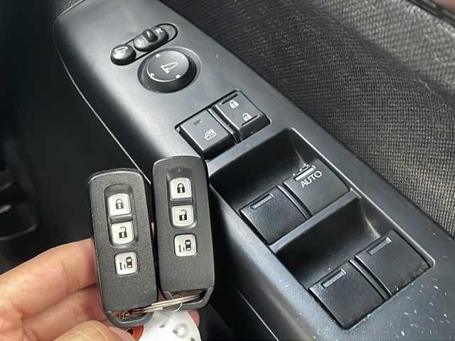 ホンダ Ｎ ＢＯＸ カスタム G Lパッケージ 青森県 2012(平24)年 9.4万km クリスタルブラックパール 4WD/純正9インチメモリナビ・ワンセグTV/CD・DVD・SD・USB/バックカメラ/片側パワースライドドア/純正ドライブレコーダー/横滑り防止装置/HIDヘッドライト/フォグライト/モデューロ14インチアルミ/スマートキー/スペアキー/純正フロアマット