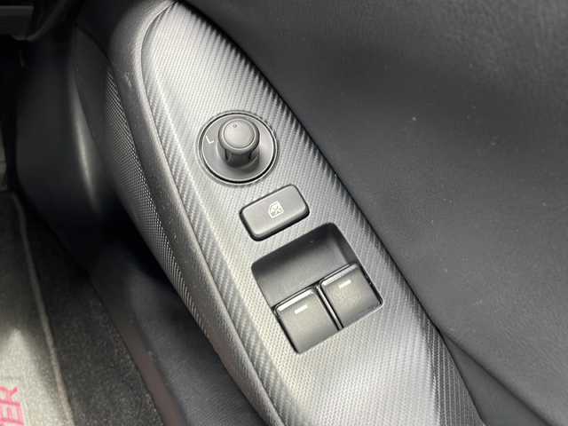 マツダ ロードスター S 静岡県 2016(平28)年 3.8万km ジェットブラックマイカ 純正オーディオ/・FM/・AM/・CD/・USB/・AUX/主要装備/・社外フロントリップスポイラー/・社外ボンネット/・アクティブボンネットキャンセラー/・純正オーディオ/・ＬＥＤヘッドライト/・プッシュスタート/・横滑り防止装置/・純正フロアマット/・スペアキー/・ステアリングスイッチ/・マニュアルエアコン