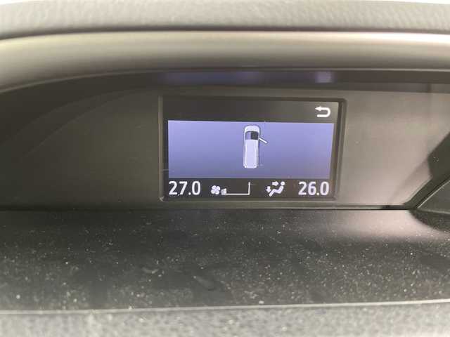 トヨタ ヴォクシー ZS 煌 道央・札幌 2018(平30)年 4.8万km ホワイトパールクリスタルシャイン ・4WD/寒冷地仕様/・トヨタセーフティセンス/・プリクラッシュセーフティ/・純正9インチナビ/・BT/DVD/CD/フルセグ/SD/・バックカメラ/・両側パワースライドドア/・LEDオートライト/フォグランプ/・オートマチックハイビーム/・スマートキー×2/プッシュスタート/・純正ドライブレコーダー/・アイドリングストップ/・車線逸脱防止警報/・ETC/・夏タイヤ純正AW積込