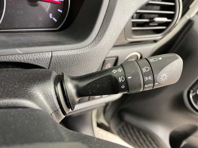 トヨタ ヴォクシー ZS 煌 道央・札幌 2018(平30)年 4.8万km ホワイトパールクリスタルシャイン ・4WD/寒冷地仕様/・トヨタセーフティセンス/・プリクラッシュセーフティ/・純正9インチナビ/・BT/DVD/CD/フルセグ/SD/・バックカメラ/・両側パワースライドドア/・LEDオートライト/フォグランプ/・オートマチックハイビーム/・スマートキー×2/プッシュスタート/・純正ドライブレコーダー/・アイドリングストップ/・車線逸脱防止警報/・ETC/・夏タイヤ純正AW積込