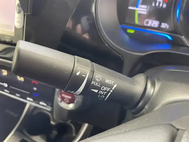 ホンダ グレイス ハイブリッド LX 沖縄県 2014(平26)年 6.7万km ホワイトオーキッドパール (株)IDOMが運営する【じしゃロンOO店】の自社ローン専用車両になりますこちらは現金またはオートローンご利用時の価格です。自社ローンご希望の方は別途その旨お申付け下さい/・プッシュスタート　/・ナビ　/・ＴＶ　/・バックカメラ　/・Ｂｌｕｅｔｏｏｔｈ接続　/・ＥＴＣ　/・クルーズコントロール　/・純正フロアマット　/・横すべり防止装置　/・スマートキー　/・パワーステアリング