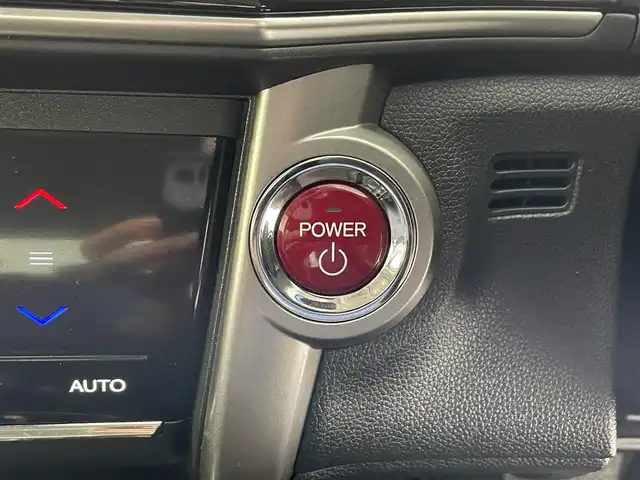 ホンダ グレイス ハイブリッド LX 沖縄県 2014(平26)年 6.7万km ホワイトオーキッドパール (株)IDOMが運営する【じしゃロンOO店】の自社ローン専用車両になりますこちらは現金またはオートローンご利用時の価格です。自社ローンご希望の方は別途その旨お申付け下さい/・プッシュスタート　/・ナビ　/・ＴＶ　/・バックカメラ　/・Ｂｌｕｅｔｏｏｔｈ接続　/・ＥＴＣ　/・クルーズコントロール　/・純正フロアマット　/・横すべり防止装置　/・スマートキー　/・パワーステアリング