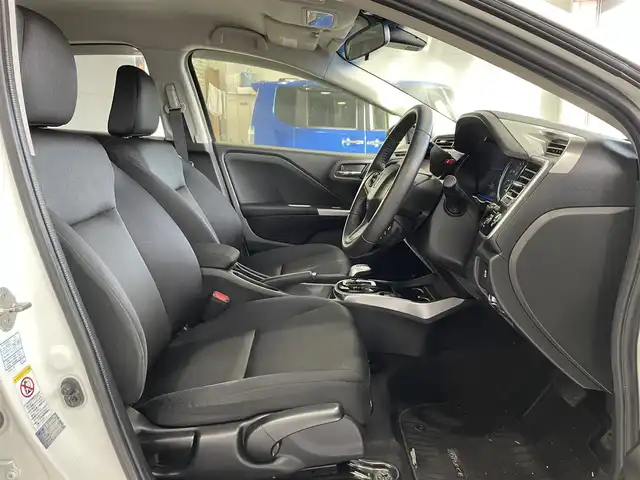 ホンダ グレイス ハイブリッド LX 沖縄県 2014(平26)年 6.7万km ホワイトオーキッドパール (株)IDOMが運営する【じしゃロンOO店】の自社ローン専用車両になりますこちらは現金またはオートローンご利用時の価格です。自社ローンご希望の方は別途その旨お申付け下さい/・プッシュスタート　/・ナビ　/・ＴＶ　/・バックカメラ　/・Ｂｌｕｅｔｏｏｔｈ接続　/・ＥＴＣ　/・クルーズコントロール　/・純正フロアマット　/・横すべり防止装置　/・スマートキー　/・パワーステアリング