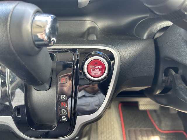 ホンダ Ｎ ＢＯＸ カスタム G ターボ Lパッケージ 静岡県 2015(平27)年 1.9万km スマートブラック ワンオーナー　/純正ナビ　/・ＴＶ　/・Ｂｌｕｅｔｏｏｔｈ接続　/・ＤＶＤ再生　/両側パワースライドドア/クルーズコントロール　/バックカメラ/プッシュスタート　/スマートキー　/ＥＴＣ　/ベンチシート　/ハーフレザー　/ＨＩＤオートライト/取扱説明書/保証書