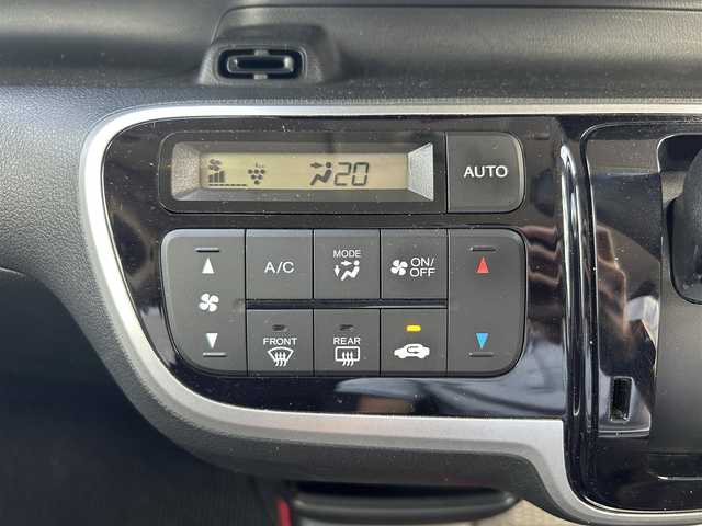 ホンダ Ｎ ＢＯＸ カスタム G ターボ Lパッケージ 静岡県 2015(平27)年 1.9万km スマートブラック ワンオーナー　/純正ナビ　/・ＴＶ　/・Ｂｌｕｅｔｏｏｔｈ接続　/・ＤＶＤ再生　/両側パワースライドドア/クルーズコントロール　/バックカメラ/プッシュスタート　/スマートキー　/ＥＴＣ　/ベンチシート　/ハーフレザー　/ＨＩＤオートライト/取扱説明書/保証書