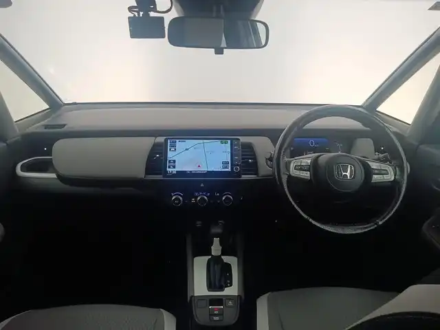 ホンダ フィット e:HEVクロスター 愛知県 2020(令2)年 3.6万km プラチナホワイトパール ホンダセンシング/・衝突軽減ブレーキシステム/・路外逸脱抑制機能/・アダプティブクルーズコントロール/・車線維持支援システム/・オートハイビーム/純正9インチナビ/USBポート/バックカメラ/前後ドライブレコーダー/ビルトインETC/ステアリングリモコン/純正LEDヘッドライト/純正16インチアルミホイール/電子パーキング/ブレーキホールド/スペアキー