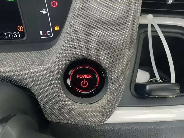 ホンダ フィット e:HEVクロスター 愛知県 2020(令2)年 3.6万km プラチナホワイトパール ホンダセンシング/・衝突軽減ブレーキシステム/・路外逸脱抑制機能/・アダプティブクルーズコントロール/・車線維持支援システム/・オートハイビーム/純正9インチナビ/USBポート/バックカメラ/前後ドライブレコーダー/ビルトインETC/ステアリングリモコン/純正LEDヘッドライト/純正16インチアルミホイール/電子パーキング/ブレーキホールド/スペアキー