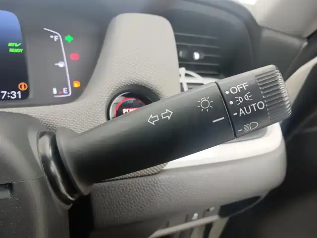 ホンダ フィット e:HEVクロスター 愛知県 2020(令2)年 3.6万km プラチナホワイトパール ホンダセンシング/・衝突軽減ブレーキシステム/・路外逸脱抑制機能/・アダプティブクルーズコントロール/・車線維持支援システム/・オートハイビーム/純正9インチナビ/USBポート/バックカメラ/前後ドライブレコーダー/ビルトインETC/ステアリングリモコン/純正LEDヘッドライト/純正16インチアルミホイール/電子パーキング/ブレーキホールド/スペアキー