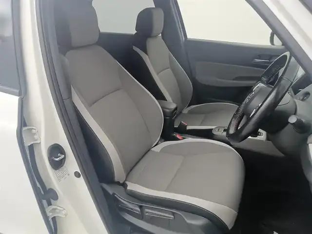 ホンダ フィット e:HEVクロスター 愛知県 2020(令2)年 3.6万km プラチナホワイトパール ホンダセンシング/・衝突軽減ブレーキシステム/・路外逸脱抑制機能/・アダプティブクルーズコントロール/・車線維持支援システム/・オートハイビーム/純正9インチナビ/USBポート/バックカメラ/前後ドライブレコーダー/ビルトインETC/ステアリングリモコン/純正LEDヘッドライト/純正16インチアルミホイール/電子パーキング/ブレーキホールド/スペアキー